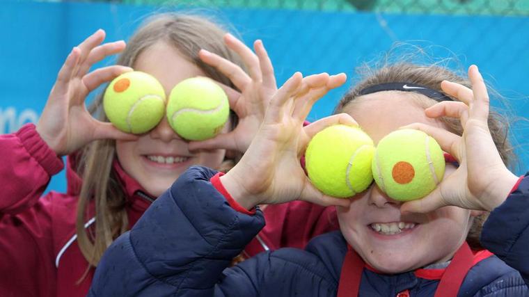 Kidstennis – Informationen für Eltern, Tennislehrende, Vereine und Kids