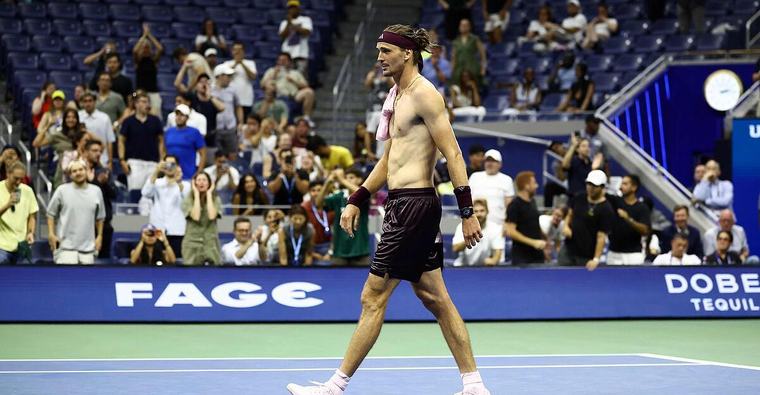 Tennis: Zverev mühte sich in fünf Sätzen weiter