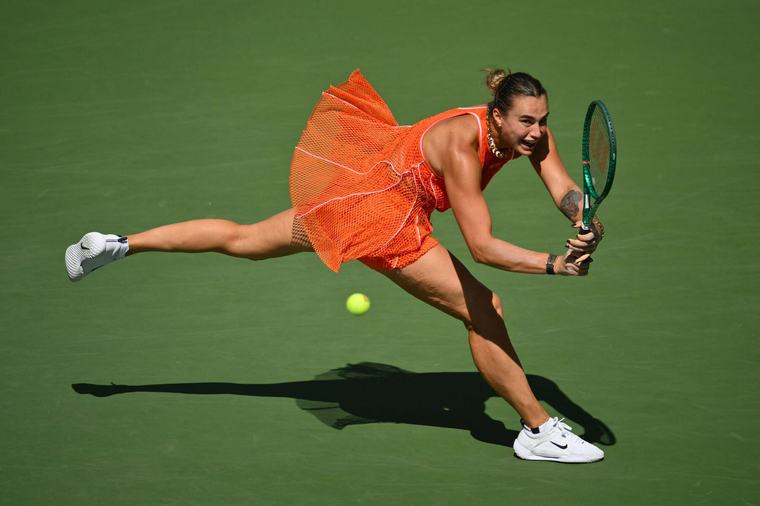 Aryna Sabalenka gibt die richtige Antwort auf dem Platz