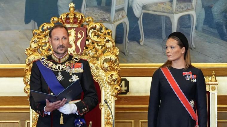 Royals Eid auf Verfassung abgelegt: Haakon VIII. wird Norwegens König 01.09.2026 • 13:39 Uhr