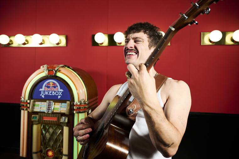 Rian in der Red Bull Jukebox: „Ich muss auf alles vorbereitet sein“