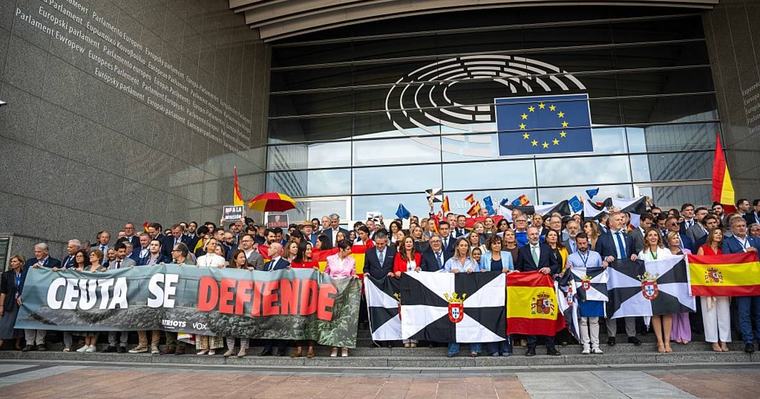 Ceuta-Krise: Hunderte demonstrieren vor EU-Parlament gegen Sánchez