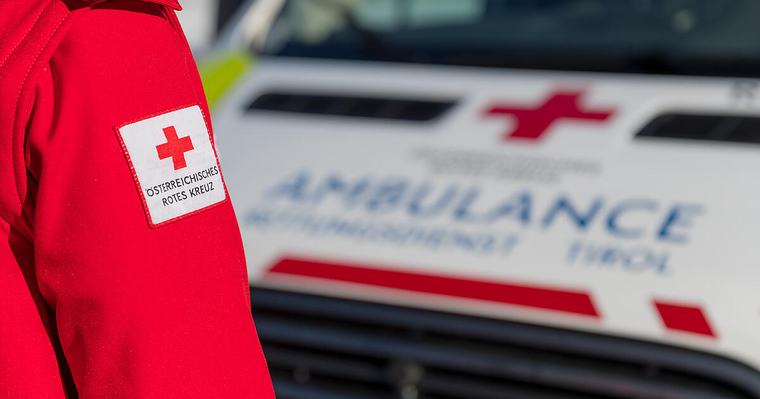 Auto durchbricht Planke in St. Margarethen: Zwei Verletze