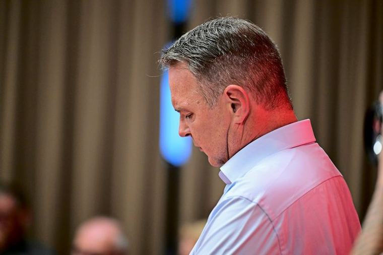 Bablers Vater soll bei OP-Termin bevorzugt worden sein – die Klinik weist das zurück