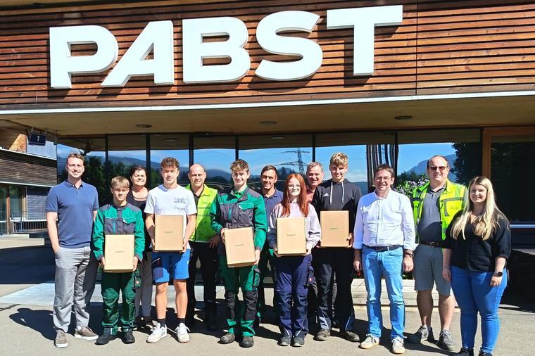 Fünf neue Lehrlinge bei der Johann Pabst Holzindustrie