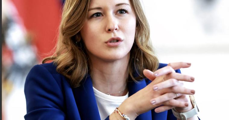 Bauer zu Kopftuchverbot: „Extremismus jeder Art ist Gift“