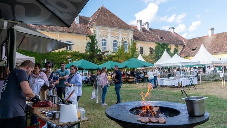 Schloss Kohfidisch - Beim „Kramuri“ fliegen auch heuer die Funken