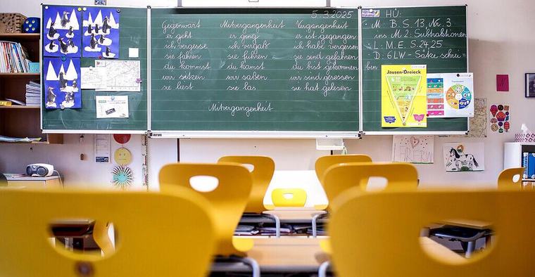 Wegen KI: Wiederkehr will Leistungsbeurteilung an Schulen anpassen